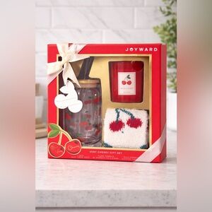 JOYWARD Very Cherry 3-Piece Gift Set – Tumbler, Wild Cherry Candle & Cozy Socks